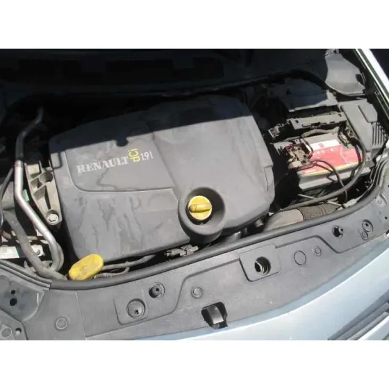 RENAULT MEGANE II BERLINA 3P '2003 1.9 DCI DIESEL GRIS CLARO