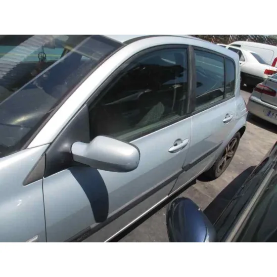 RENAULT MEGANE II BERLINA 3P '2003 1.9 DCI DIESEL GRIS CLARO