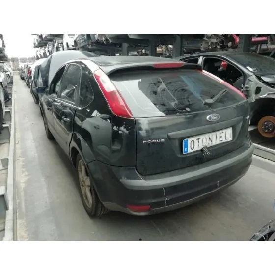 FORD FOCUS BERLINA (CAP) '2005 AMBIENTE (D) NEGRO