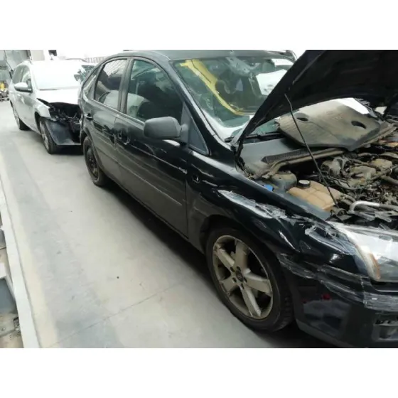FORD FOCUS BERLINA (CAP) '2005 AMBIENTE (D) NEGRO