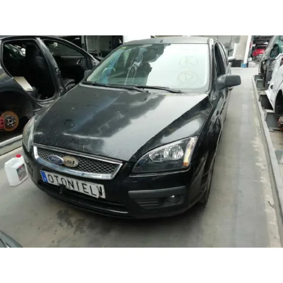 FORD FOCUS BERLINA (CAP) '2005 AMBIENTE (D) NEGRO