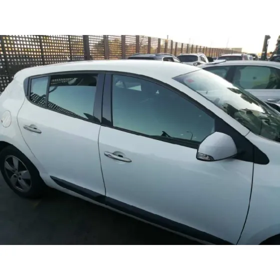 RENAULT MEGANE III BERLINA 5 P '2009 1.5 DCI DIESEL BLANCO