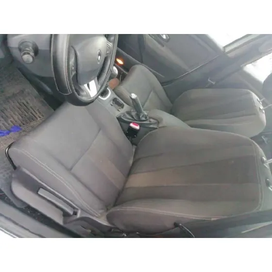 RENAULT MEGANE III BERLINA 5 P '2009 1.5 DCI DIESEL BLANCO