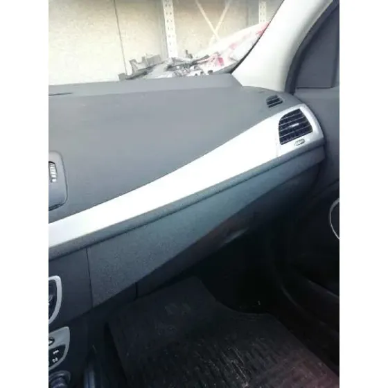 RENAULT MEGANE III BERLINA 5 P '2009 1.5 DCI DIESEL BLANCO