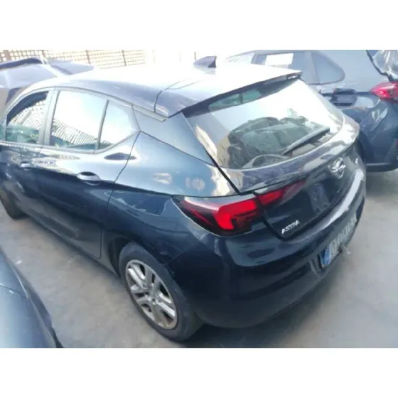 OPEL ASTRA K LIM. 5TÜRIG '2017 DYNAMIC NEGRO