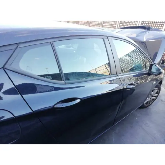OPEL ASTRA K LIM. 5TÜRIG '2017 DYNAMIC NEGRO