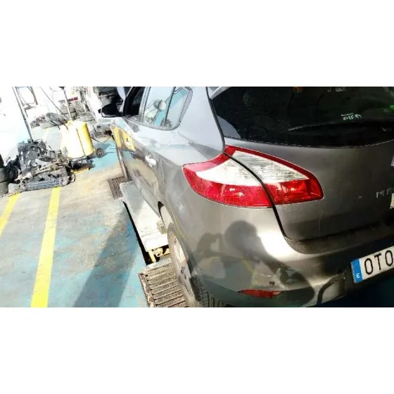 RENAULT MEGANE III BERLINA 5 P '2010 DYNAMIQUE GRIS