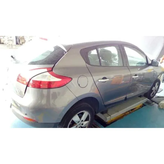 RENAULT MEGANE III BERLINA 5 P '2010 DYNAMIQUE GRIS