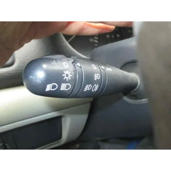 RENAULT CLIO II FASE II (B/CB0) '2001 AUTHENTIQUE PISTACHO