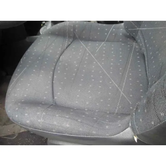 RENAULT CLIO II FASE II (B/CB0) '2001 AUTHENTIQUE PISTACHO