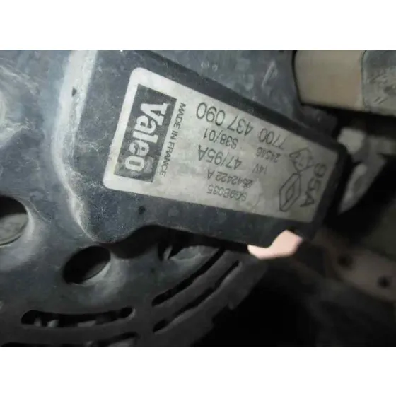 RENAULT CLIO II FASE II (B/CB0) '2001 AUTHENTIQUE PISTACHO