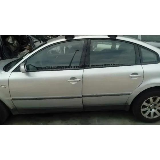 VOLKSWAGEN PASSAT BERLINA (3B3) '2002 1.9 TDI