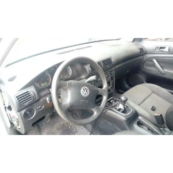VOLKSWAGEN PASSAT BERLINA (3B3) '2002 1.9 TDI