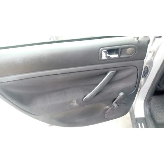 VOLKSWAGEN PASSAT BERLINA (3B3) '2002 1.9 TDI