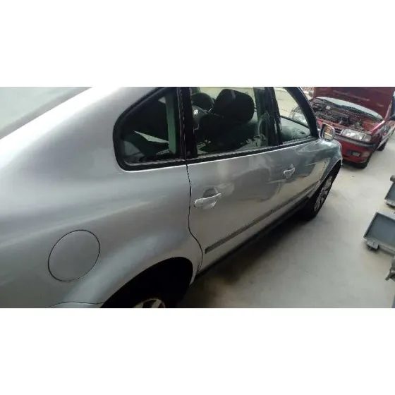 VOLKSWAGEN PASSAT BERLINA (3B3) '2002 1.9 TDI