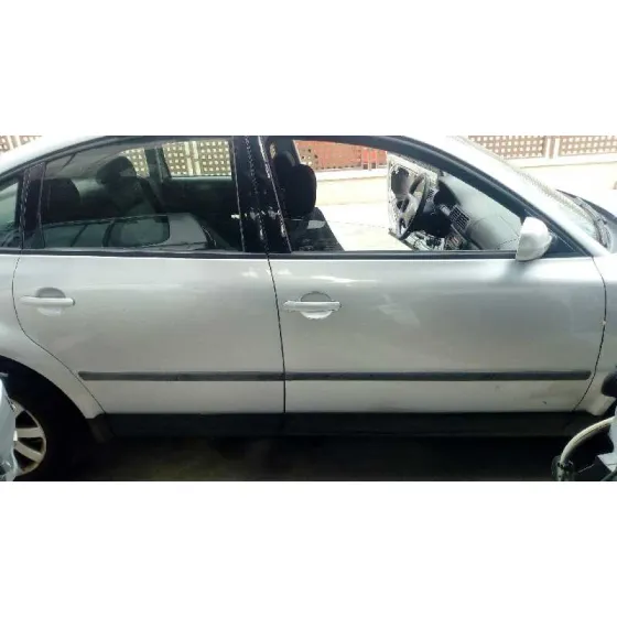 VOLKSWAGEN PASSAT BERLINA (3B3) '2002 1.9 TDI