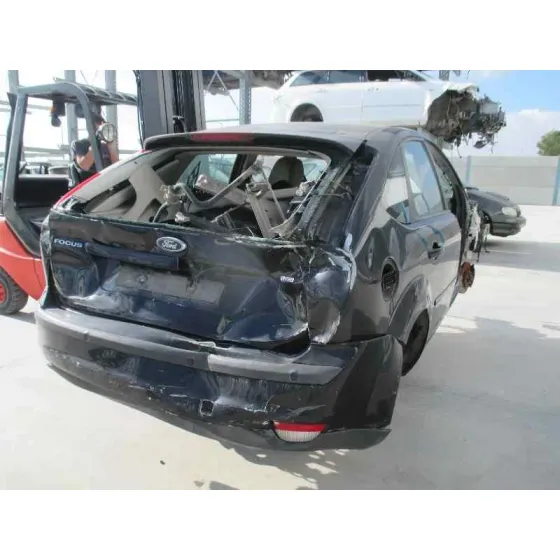 FORD FOCUS BERLINA (CAP) '2006 AMBIENTE (D) NEGRO