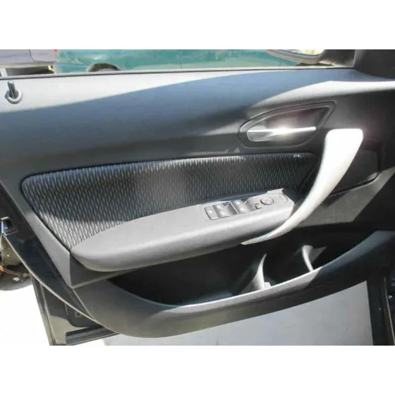 BMW SERIE 1 LIM. (F20) '2012 1.6 TURBODIESEL AZUL