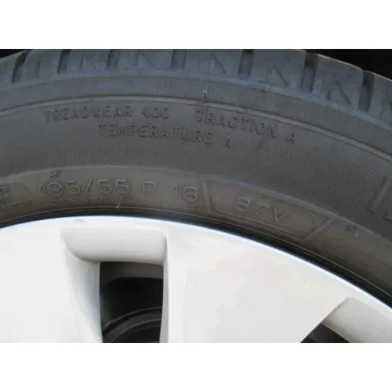 BMW SERIE 1 LIM. (F20) '2012 1.6 TURBODIESEL AZUL