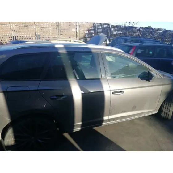 SEAT LEON ST (5F8) '2016 REFERENCE GRIS