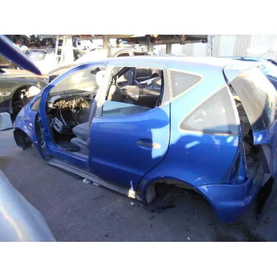 MERCEDES CLASE A (W168) '2005 1.4 CAT AZUL