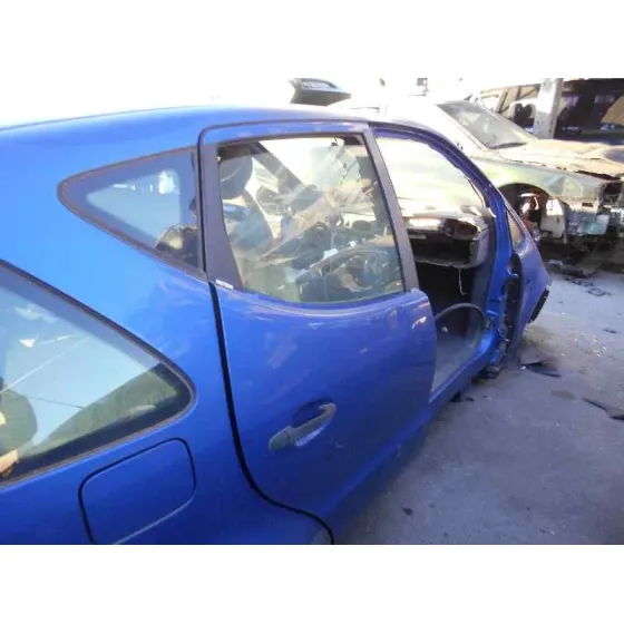 MERCEDES CLASE A (W168) '2005 1.4 CAT AZUL