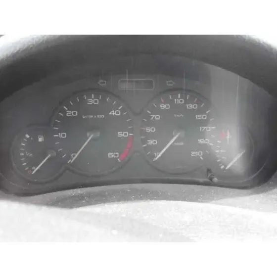 PEUGEOT 206 BERLINA '2001 XR GRIS