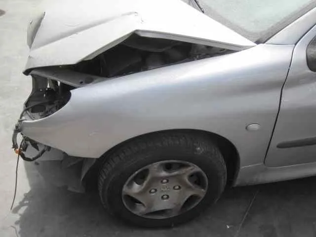 PEUGEOT 206 BERLINA '2001 XR GRIS