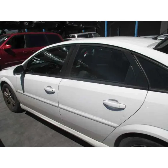 OPEL VECTRA C BERLINA '2005 COSMO BLANCO