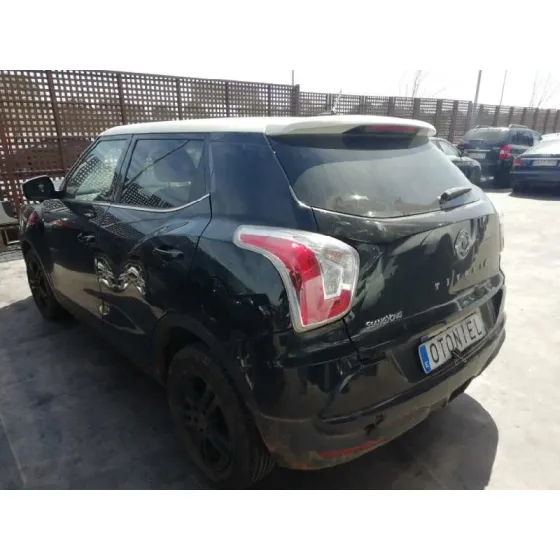 SSANGYONG TIVOLI '2016 LIMITED 4X2 NEGRO