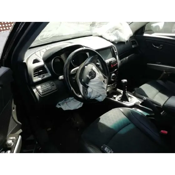 SSANGYONG TIVOLI '2016 LIMITED 4X2 NEGRO