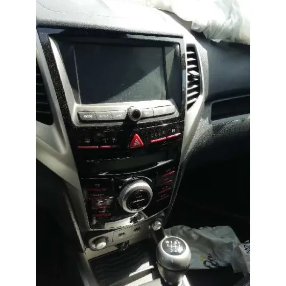 SSANGYONG TIVOLI '2016 LIMITED 4X2 NEGRO