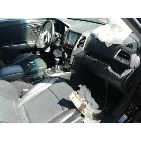 SSANGYONG TIVOLI '2016 LIMITED 4X2 NEGRO
