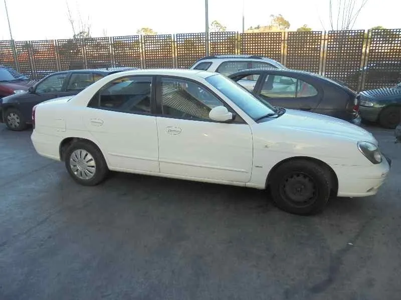 DAEWOO NUBIRA BERLINA DAEWOO NUBIRA BERLINA '2001 SE (1999->) BLANCO 2000