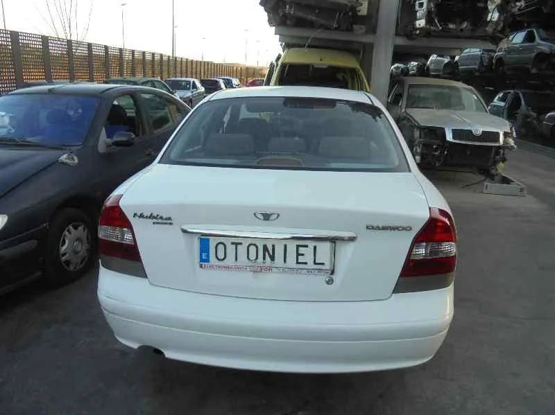 DAEWOO NUBIRA BERLINA DAEWOO NUBIRA BERLINA '2001 SE (1999->) BLANCO 2000