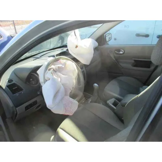 RENAULT MEGANE II BERLINA 5P '2005 CONFORT EXPRESSION PLATA