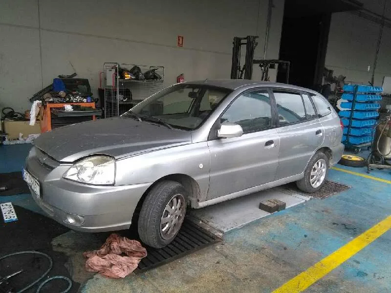 KIA RIO '2004 RS BERLINA (5-PTAS.) PLATA