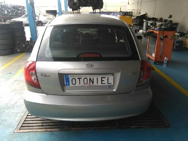 KIA RIO '2004 RS BERLINA (5-PTAS.) PLATA