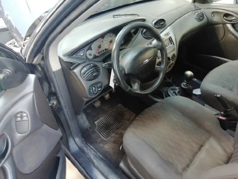 FORD FOCUS BERLINA (CAK) '2003 AMBIENTE NEGRO