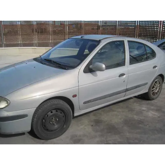 RENAULT MEGANE I FASE 2 BERLINA (BA0) '2001 1.9 DCI AUTHENTIQUE PLATA