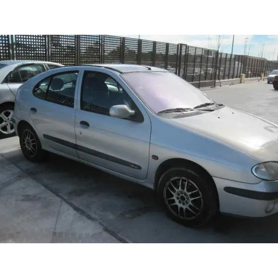 RENAULT MEGANE I FASE 2 BERLINA (BA0) '2001 1.9 DCI AUTHENTIQUE PLATA