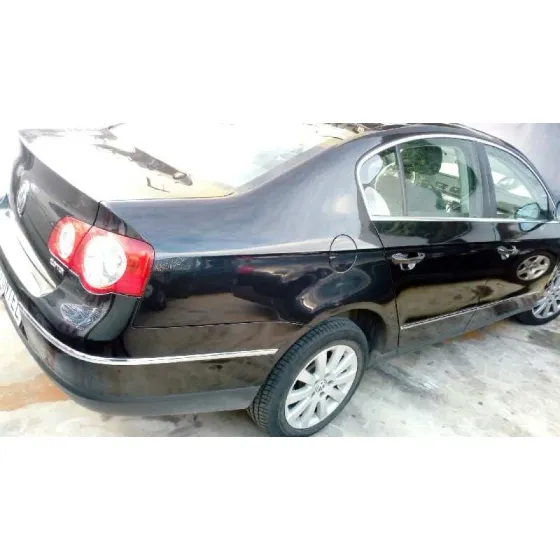 VOLKSWAGEN PASSAT BERLINA (3C2) '2007 2.0 TDI NEGRO