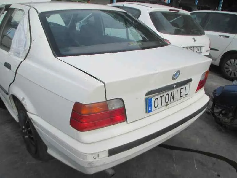 BMW SERIE 3 BERLINA (E36) '1991 318I BLANCO