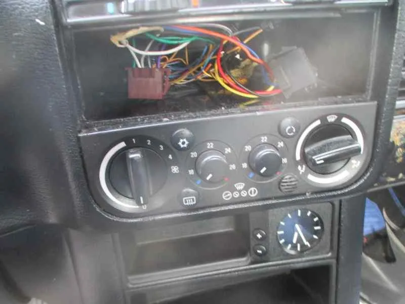 BMW SERIE 3 BERLINA (E36) '1991 318I BLANCO