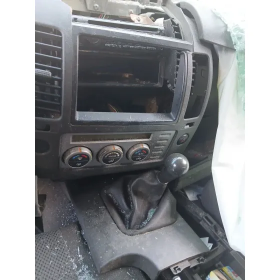 Nissan NAVARA NP300 (D40) 2005