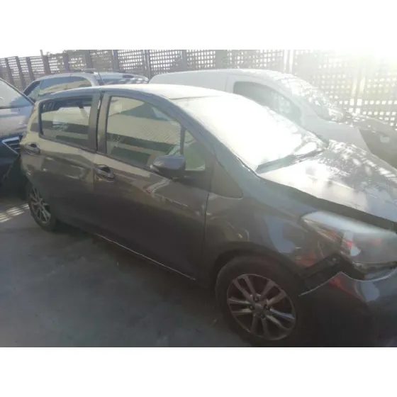 TOYOTA YARIS '2014 ACTIVE GRIS