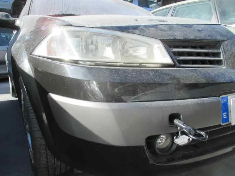 RENAULT MEGANE II BERLINA 3P RENAULT MEGANE II BERLINA 3P '2002 CONFORT AUTHENTIQUE NEGRO 2002