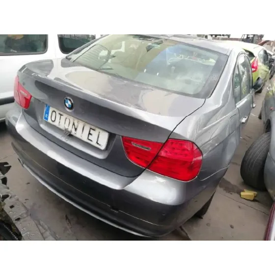 BMW SERIE 3 BERLINA (E90) '2009 320D GRIS