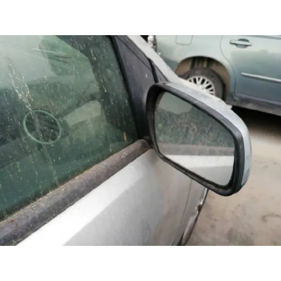 FORD FOCUS BERLINA (CAP) '2006 TREND GRIS