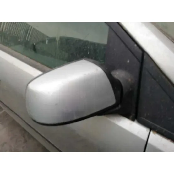 FORD FOCUS BERLINA (CAP) '2006 TREND GRIS